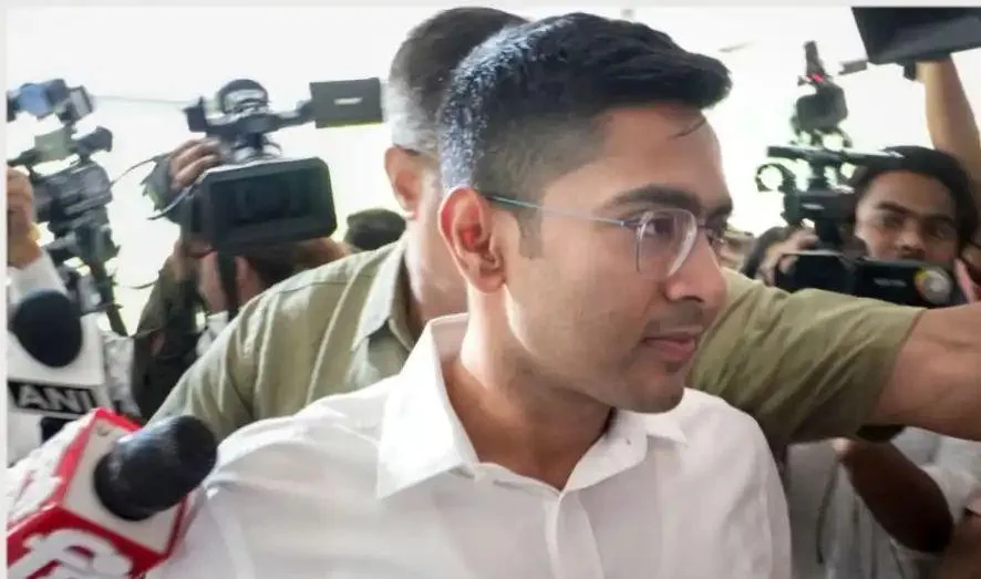 अभिषेक बनर्जी के घर सुबह-सुबह पहुंची पुलिस टीम, जांच के बीच ममता बनर्जी भी पहुंचीं