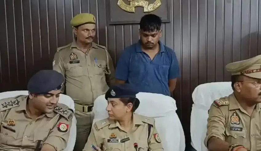 वाराणसी में फर्जी सब-इंस्पेक्टर गिरफ्तार, पुलिस की वर्दी पहनकर लोगों से करता था ठगी