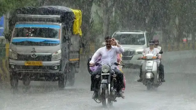 4 जुलाई का मौसम: कई राज्यों में भारी बारिश का अलर्ट, IMD ने कई इलाकों के लिए ऑरेंज अलर्ट जारी किया